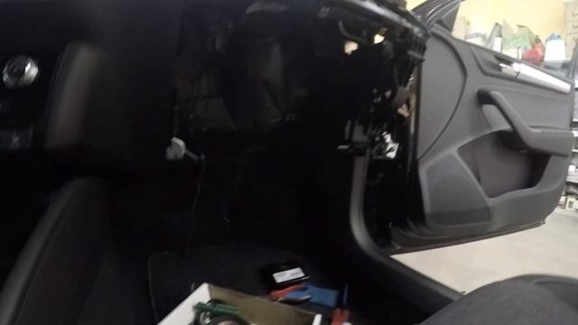 Защита от угона Skoda Rapid Пример разбора салона для скрытной установки смотреть онлайн