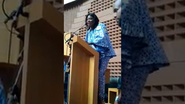 NABENGAMI Chant de communion par Bernadette Alengila. Cathédrale d'Évry paris смотреть онлайн