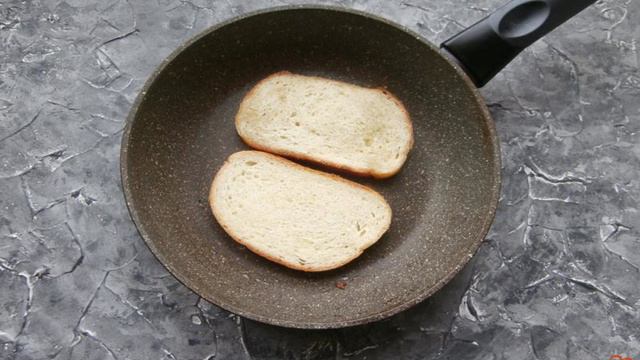 Гренки с сыром и шпротами