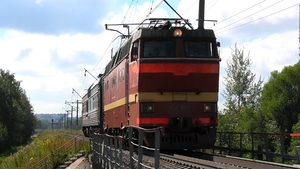 "Последний бордовый" ЧС2Т-1019 с вагоном-дефектоскопом