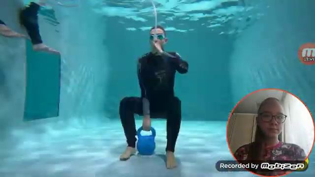 ВЛАД А4 Кто Дольше Продержится ПОД ВОДОЙ, Получит 1000$ РЕАКЦИЯ смотреть онлайн