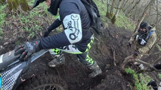 Тестируем новый CBS 300 NB с усиленным двигателем с 6-ти ступенчатой коробкой. смотреть онлайн