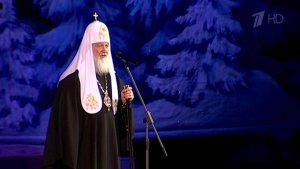 Патриарх Московский и всея Руси Кирилл открыл в Кремле главную рождественскую елку