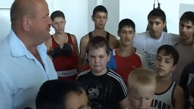 Алексей Матыченко встретился с лабинскими боксёрами. смотреть онлайн
