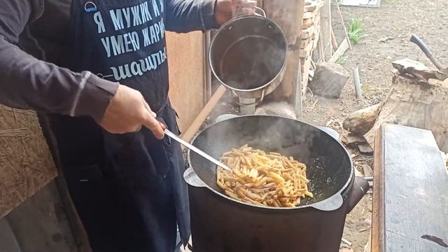 МАКАРОНЫ В КАЗАНЕ ПО ОХОТНИЧЬИ. ЖАРЕНЫЕ МАКАРОНЫ С КОЛБАСКАМИ. #31