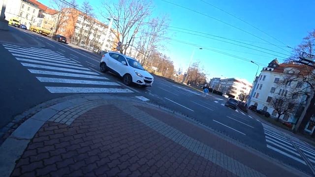 ЖИВУ САМ В 18 | ЧЕХИЯ - СЛОЖНО ЛИ ЖИТЬ ОДНОМУ В ДРУГОЙ СТРАНЕ? смотреть онлайн