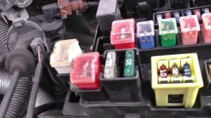 Volvo S40 Fuse & Relay Box Location Video