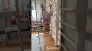 Шведская стенка с турником - гимнастика для детей.
