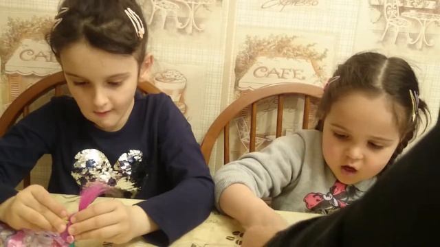 Тролли Розочка и Алмаз распаковка сюрприз игрушки смотреть онлайн