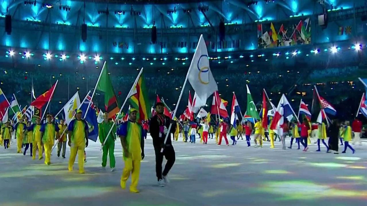 На легендарном стадионе "Маракана" в Рио прошла красочная церемония закрытия Летней Олимпиады