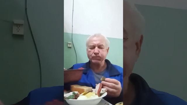 На вече сало приготовление в луковой шелухе , яйца, картошка горчичка свежеприготовленная смотреть онлайн