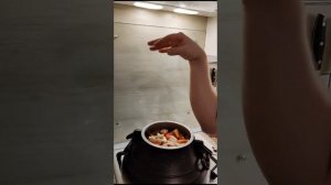 Говядина с картофелем в афганском казане.