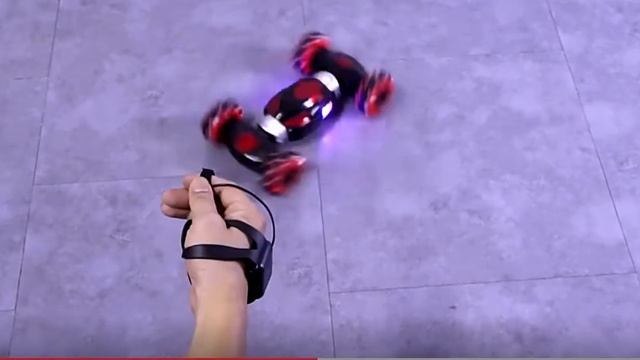 Трюковая радиоуправляемая машина перевертыш с управлением жестами руки смотреть онлайн