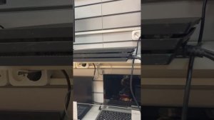 Ps4 pro 1tb шумит но работает пломбы на месте
