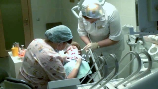 Клиника "ДЕНТ СЕРВИС" Профессиональная чистка  зубов детям