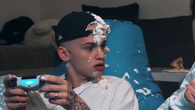 ЛЁЛИК и БОЛИК - ПРИНИМАЮТ ДУШ 🍕 Серия 1 смотреть онлайн