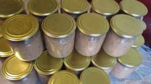 Закатываем грушевое пюре на зиму.