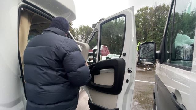 Тюнинг кабины автодома FIAT DUCATO. Легкая установка жалюзей за 5 МИНУТ!