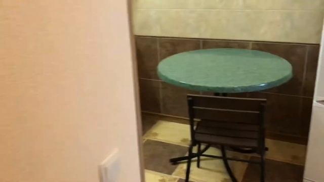 Золотой пляж, апартаменты 3 комнатные с балконом и видом на море, 4й этаж смотреть онлайн