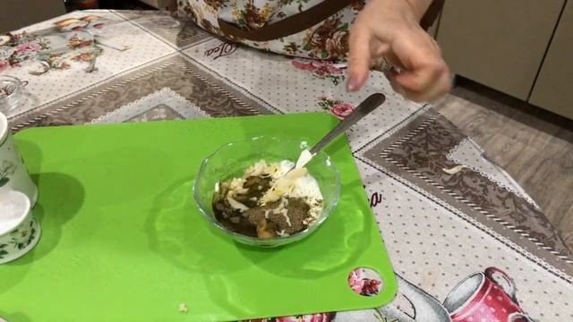 Сочная нежная курочка С хрустящей корочкой Приготовлена в духовке