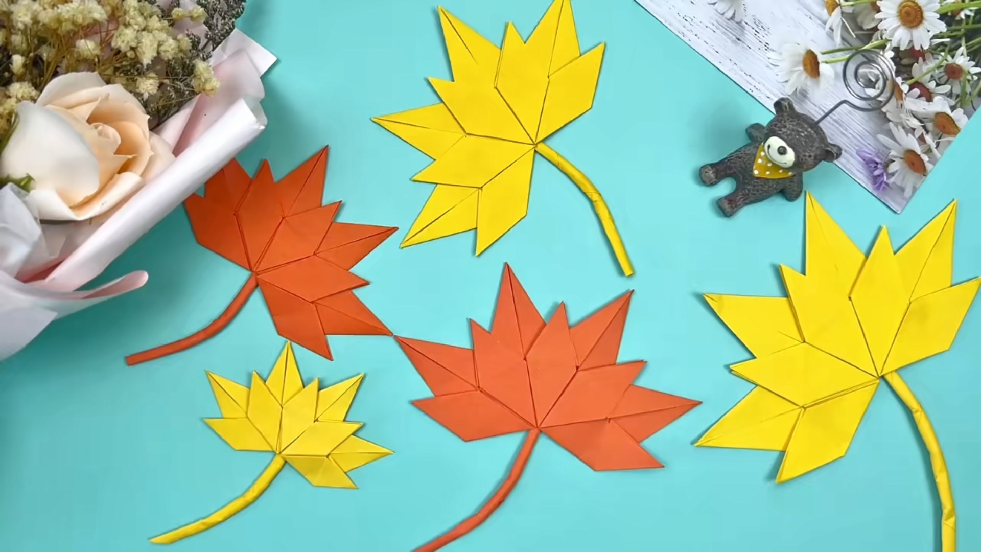 Осенние листья из цветной бумаги в школу своими руками