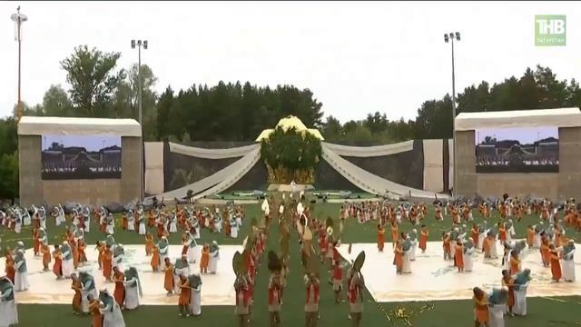 Сабантуй 2023 КАЗАНЬ / Главный балетмейстер - народная артистка РТ Чулпан Закирова.