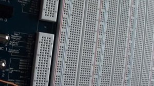 Сборка схемы на плате NI ELVIS II