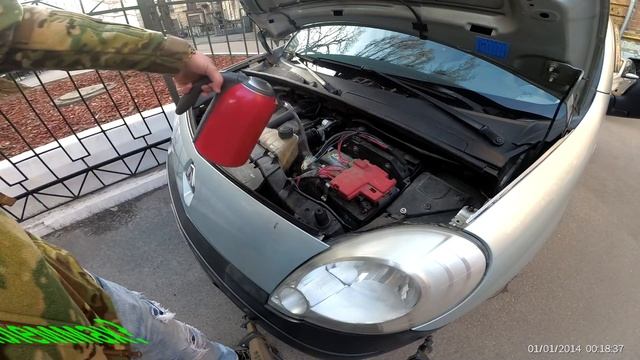 Как просто и быстро очистить клеммы аккумулятора. Авто Лайф Хак ...