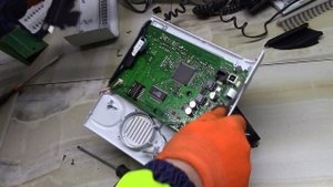 Разбираем системный телефон Siemens optiPoint 500 basic.