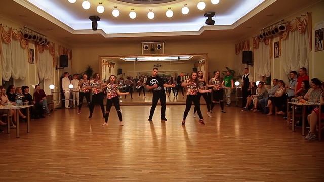 Шоу по реггетону "Давай займёмся танцами". Mariposa en el Viento. смотреть онлайн