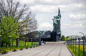 Монумент "Освободителям Донбасса"