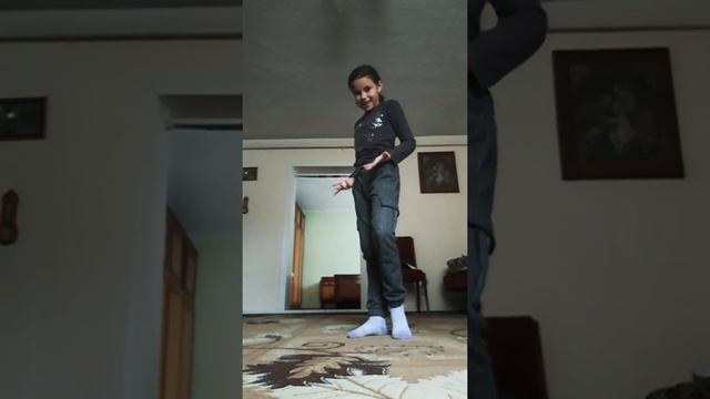 як стати з рук на мостик і встати на ноги смотреть онлайн