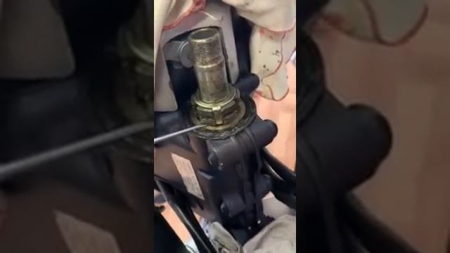 Yamaha MT 01 обслуживание рулевой колонки (люфт) 04 смотреть онлайн