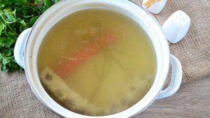 Овощной суп на мясном бульоне