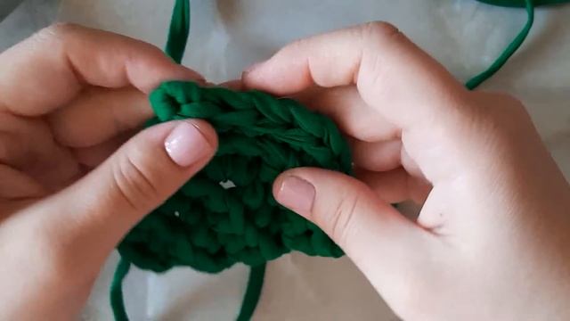 Новогодний декор. Елочка крючком из трикотажной пряжи, джута, шнура