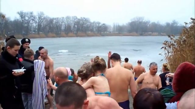 ОППА в полынью!!! смотреть онлайн