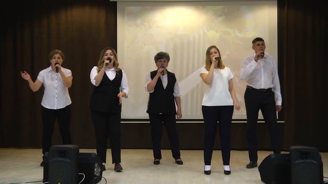 Песня "Быть человеком" 
семейный ансамбль "Добросвет", МАОУ "СОШ № 4". г. Ялуторовск