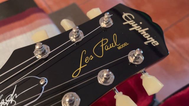 Unboxing Epiphone Slash "Victoria" Les Paul Standard Goldtop смотреть онлайн