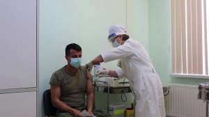 Вакцинация военнослужащих на российской военной базе в Таджикистане