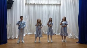 "Это Новый год", Исполняет: Вокальный ансамбль "Карамелька"