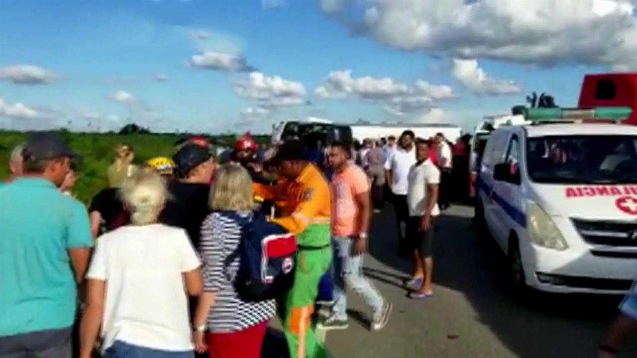 В Доминикане автобус с российскими туристами по дороге в аэропорт столкнулся с грузовиком