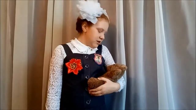 Есения Соколовская - Лора Тасси. «Оборванного мишку утешала...» смотреть онлайн