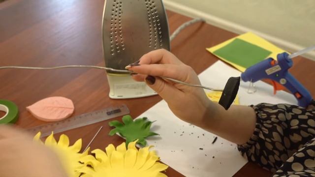 Мастер-класс "Осенние подсолнухи из фоамирана" | Московское долголетие смотреть онлайн