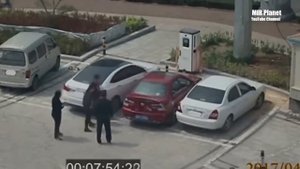 EXTREME WOMEN DRIVERS FAILS! Stupid Women Driving