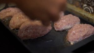 КОТЛЕТЫ ИЗ ФАРША ДОМАШНИЕ
