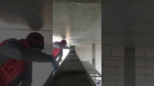 Кладка шлакоблока ,сразу под расшивку
