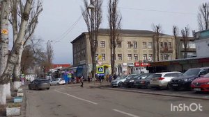 Кишинёв, центр.На ул .Армянской и на дорожке мало людей.5.02.24
