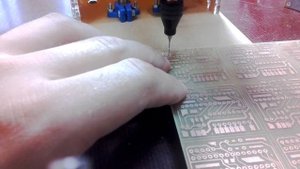 Сверлильный станок для печатных плат.