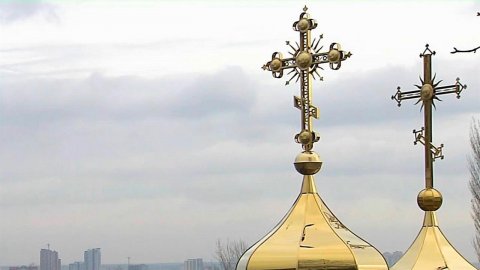 О защите Киево-Печерской лавры молятся тысячи верующих