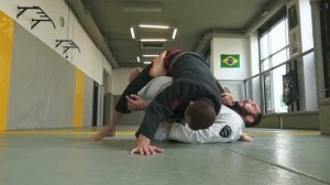 Бразильское джиу-джитсу. X-Guard sweep за ближний рукав.